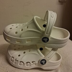 Kids White CROCS Clog Sandals - Classic Slip-On sz C9